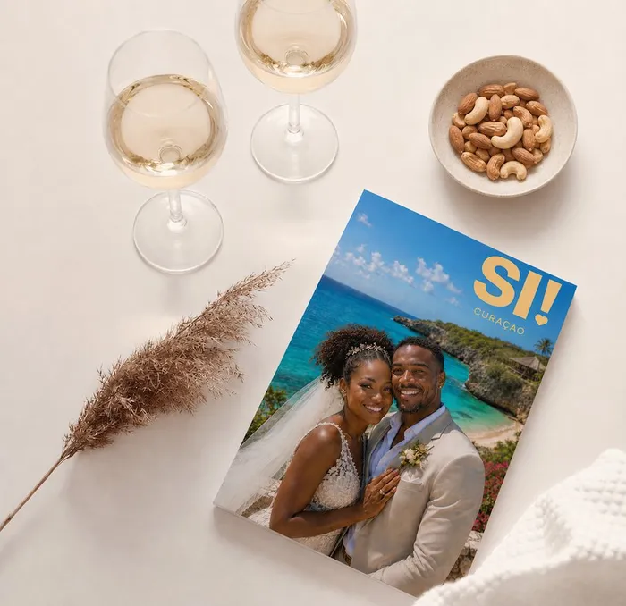 Luxe trouwmagazine met op de cover een bruidspaar op Curaçao
